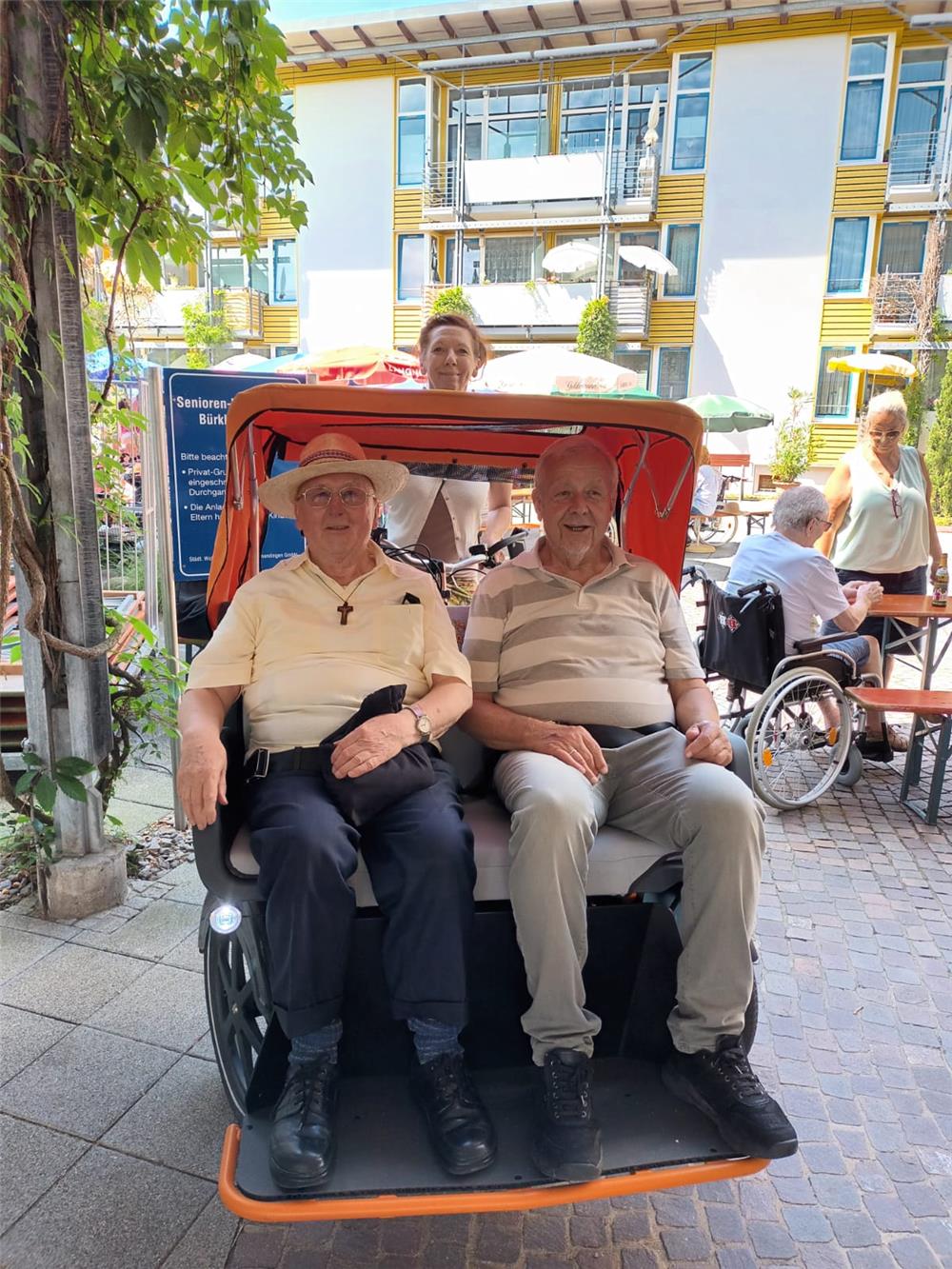 Pfarrer in Rikscha