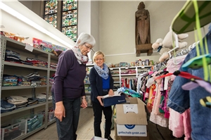 2018-04-26 Kleiderkammer "Janne und Pit", Oberhausen Die Kleiderkammer "Janne und Pit" in der Kirche St. Michael in Oberhausen
