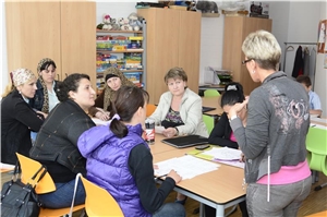 Frauen bei einem Deutschkurs im Sozialzentrum St. Peter