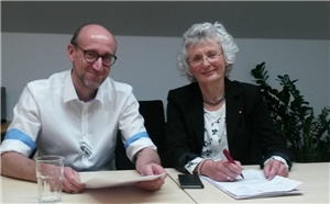 (v .re.) Aufsichtsratsvorsitzende Dipl. Soz. Päd. (FH) Irene Hilz und ihr Stellvertreter Dr. Peter Robl. (v .re.) Aufsichtsratsvorsitzende Dipl. Soz. Päd. (FH) Irene Hilz und ihr Stellvertreter Dr. Peter Robl.