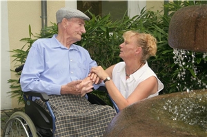 Alltagsbegleiter unterstützen Senioren bei der Gestaltung Ihres Tagesablaufs.