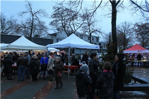 2017_12 Adventsmarkt Scholven 4 Übersicht über den Markt