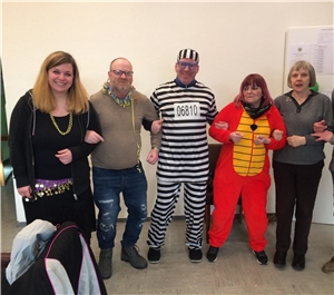 2018_02 Karneval im TREFFPUNKT verkleidete Menschen