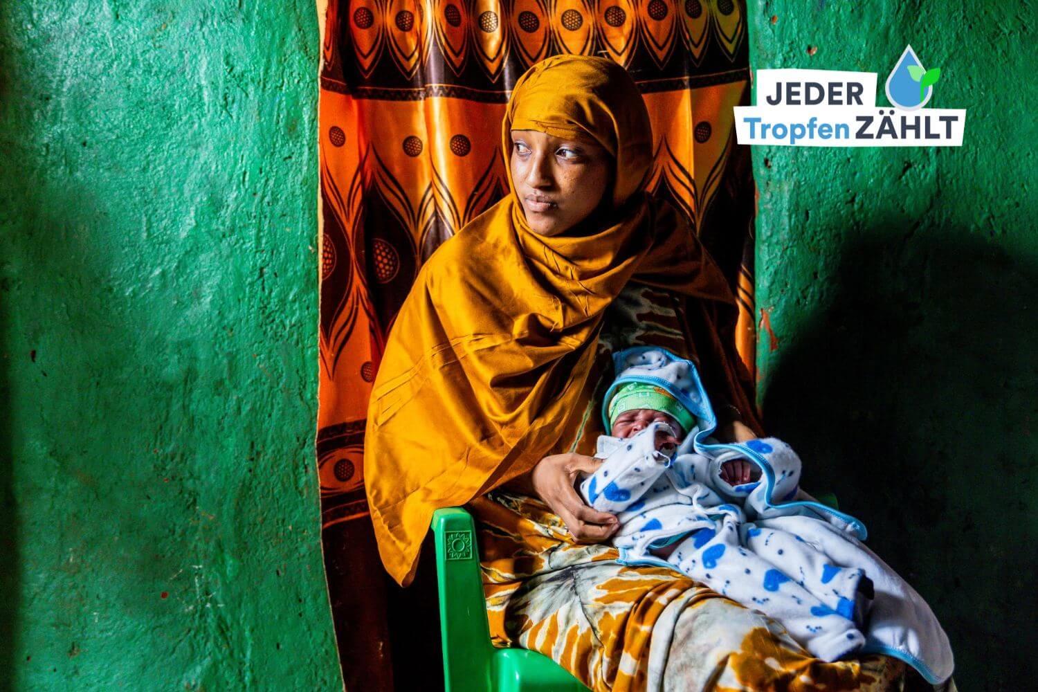 Tuku Demphe Gabale leidet seit ihrer letzten Schwangerschaft unter Mangelernährung. Nahrungspakete von PACIDA helfen.