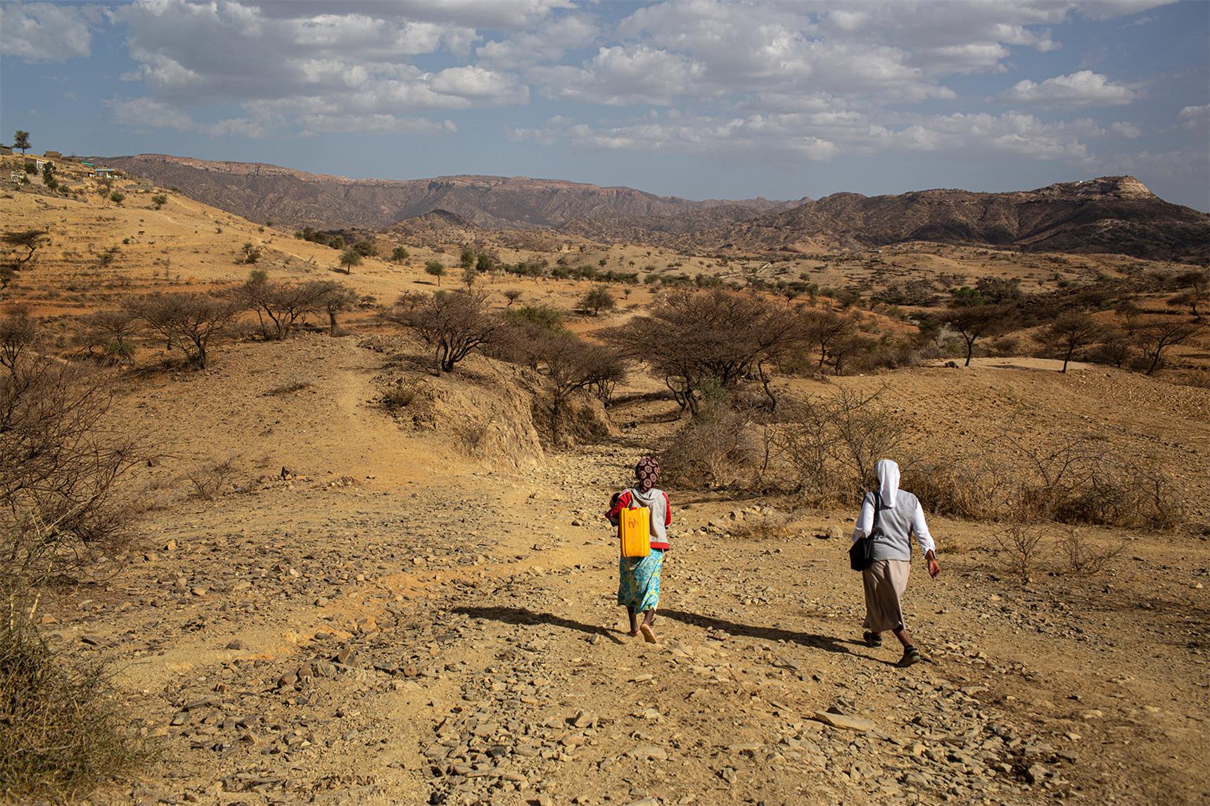 Eritrea: kahle Bergrücken und Hügel in der Region Asmara 