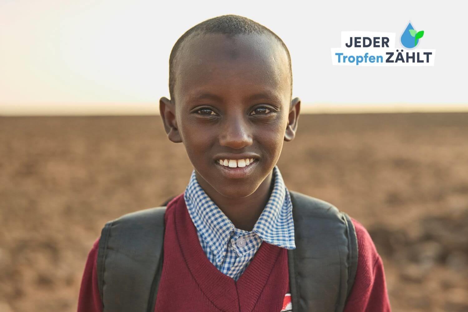 Edin geht auf die kenianische Tiiego Boarding School und bekommt dort nicht nur Bildung, sondern auch einen sicheren Schlafplatz.