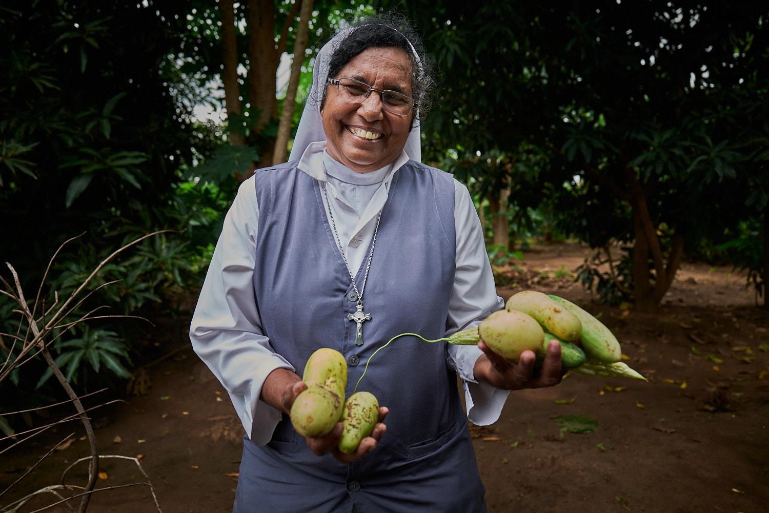 Durch den von Sister Gracy initiierten Ochsen-Leihservice haben die Menschen nicht nur Einnahmen, um ihre Familien zu ernähren, sondern diejenigen, die den Leihservice nutzen, werden mit einer fünf- b