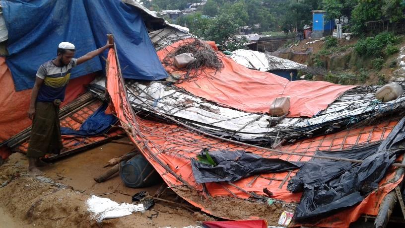 Bangladesch: der Monsun reißt die Hütten nieder