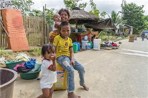 Ecuador: Nothilfe nach dem Erdbeben Caritas-Nothilfe nach dem Erdbeben angelaufen