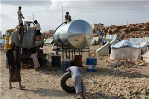 Wasserlieferung in Flüchtlingslager im Jemen