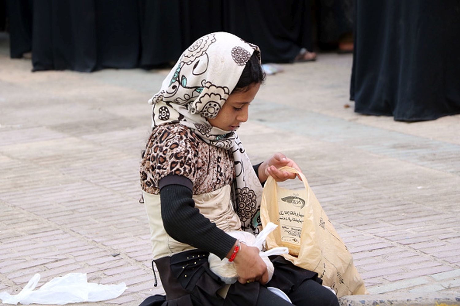 Jemen: Hunderttausende Kinder hungern. 