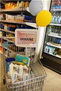 dm-Spenden an Ukrainer*innen in Karlsruhe
