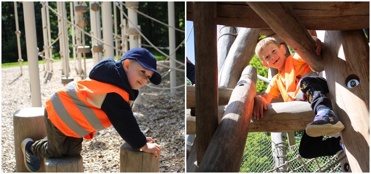 Zwei Bilder eines jungen Jungen, der auf einer Holzstruktur klettert.