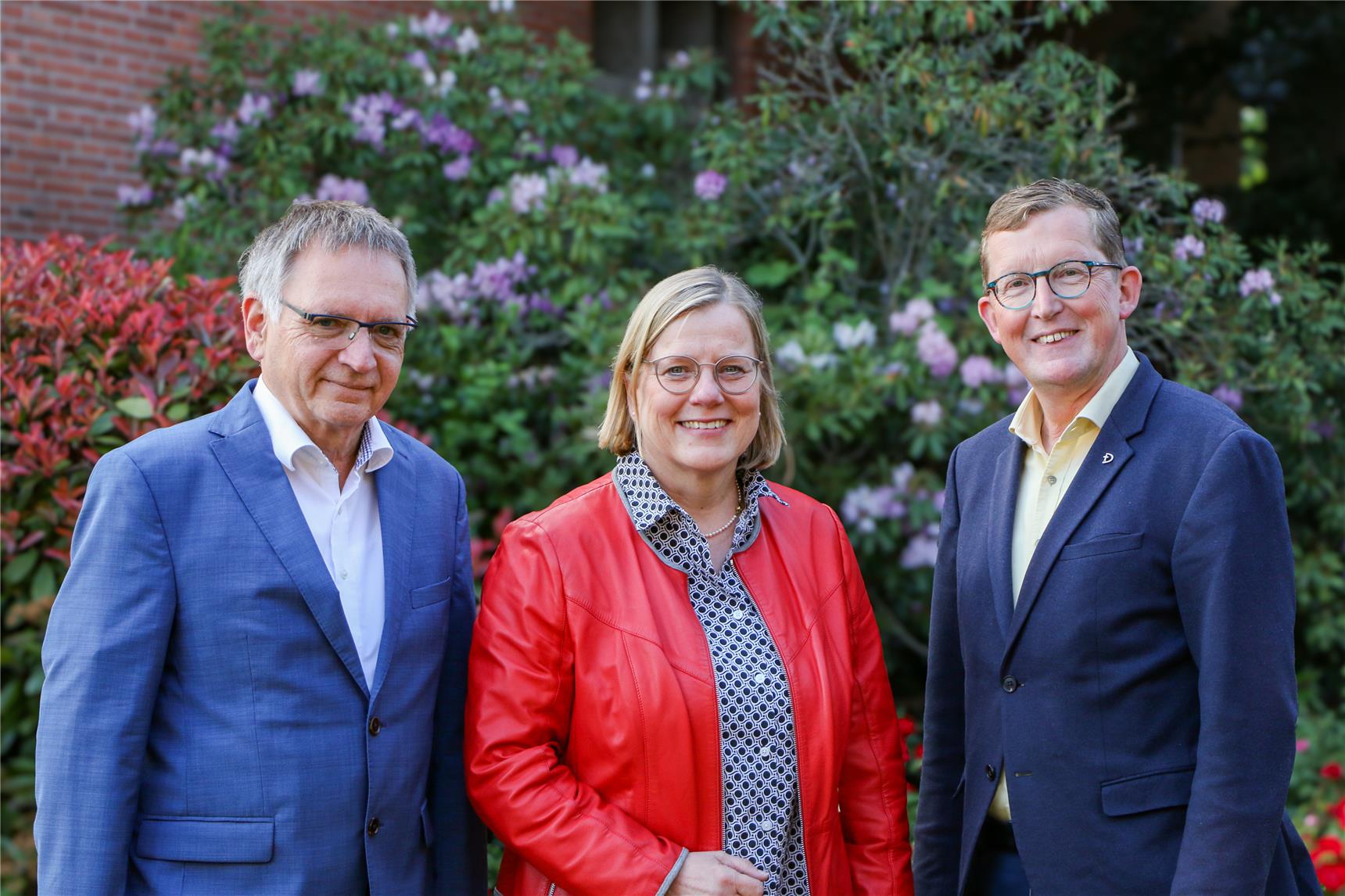 Von links nach rechts: Stiftungsvorstand Rainer Bosch mit der neuen Kuratoriumsvorsitzenden Ursula Jockweg-Kemkes sowie Karl Döring, ebenfalls Vorstand der Sankt-Martinus-Stiftung. 
