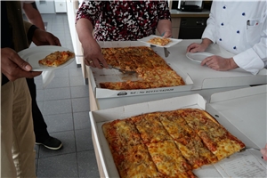Pizza am Tag der Pflegenden