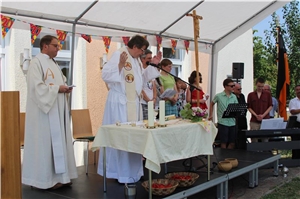Pater Nikolaus Natke und Pfarrer André Lommatzsch feierten den Gottesdienst.