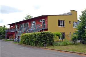 Kita Engelsdorf Außenansicht Gebäude der Kita St. Gertrud Außenansicht