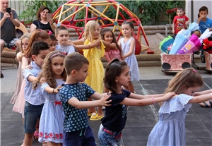 Vorführung der Kinder beim Sommerfest 2019