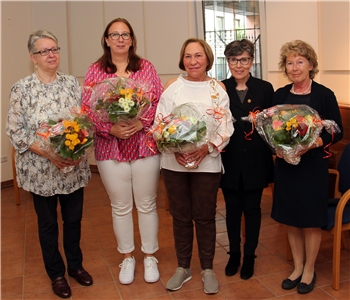 Monika Weber (2.v.r) dankte dem ehrenamtlichen Team der Gesundheitssprechstunde: Daniela Bissantz, Christina Kowollik, Brigitte Rybicki und Hanna Böttcher-Schmidt.