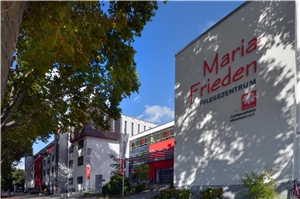Maria Frieden Pflegezentrum außen Blick auf das Maria Frieden Pflegezentrum von außen