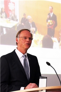 Dr. Winterkamp nannte als sein Anliegen als Vorsitzender des Diözesancaritasverbandes in den vergangenen vier Jahren die Stärkung des Christlichen in der Caritas.