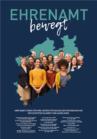 in Plakat mit der Überschrift 'Ehrenamt bewegt', einer stilisierten Karte von NRW mit einer Menschengruppe, einer kurzen Danksagung und den Namen der unterstützenden Organisationen