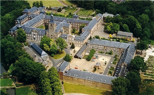 Eine Luftaufnahme der ehemaligen Abtei Rolduc in den Niederlanden