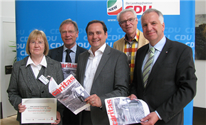 Gruppenfoto mit Andrea Raab und den Mitgliedern des AK Energie der CDU-Landtagsfraktion NRW beim Caritas-Besuch
