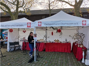 Stand der Caritas Oberhausen auf den Novemberlichtern 2022