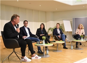 "Menschlichen Gesellschaft". "Menschlichen Gesellschaft".
