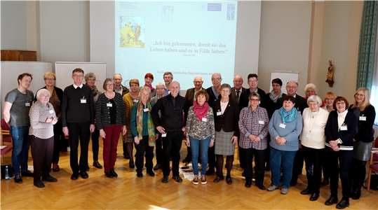 Haupt- und ehrenamtliche geistliche Begleiterinnen und Begleiter der Caritas-Konferenzen im Erzbistum Paderborn trafen sich zum Austausch im Paderborner Haus Maria Immaculata.