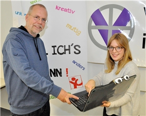 Matthias Krieg von den Vinzenz-Konferenzen und Linda Kaiser von youngcaritas im Erzbistum Paderborn starten eine Online-Petition