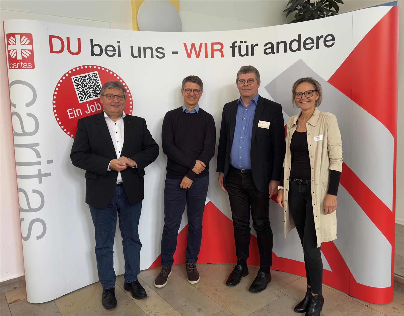 die Verantwortlichen der Caritas mit Uni Studiengangsleiter
