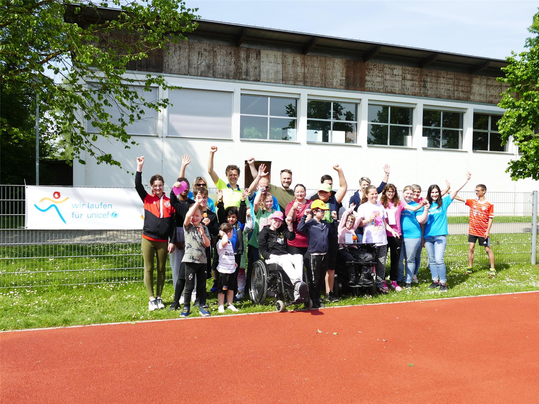 die Schüler freuen sich über ihren Erfolg