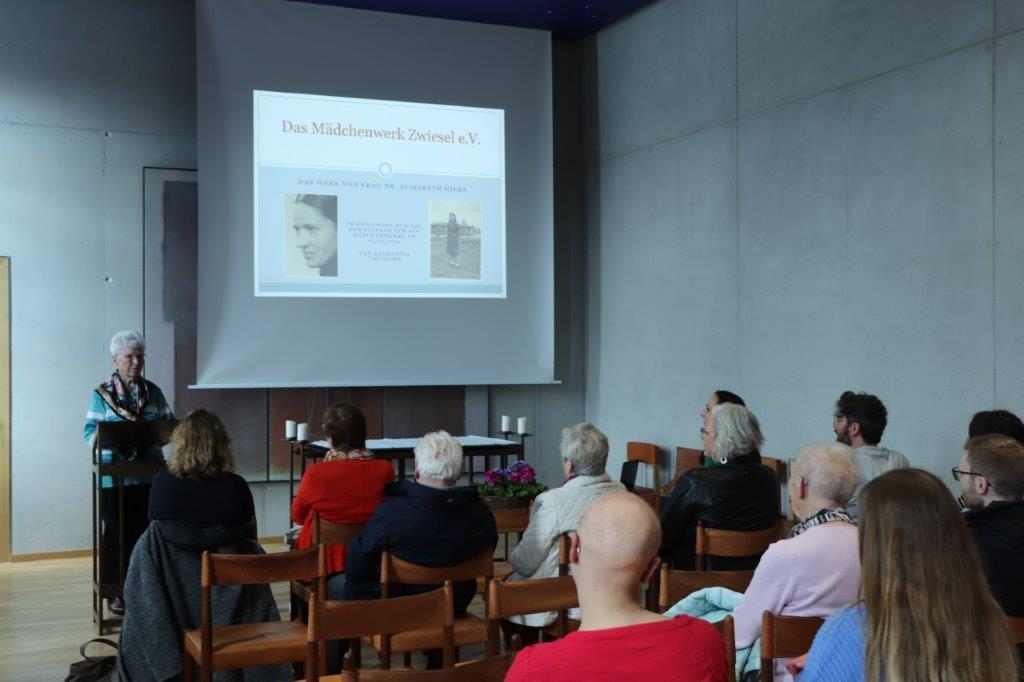 Tag der offenen Tür des Berufsbildungszentrums für soziale Berufe des Caritasverbands der Diözese Passau in Zwiesel