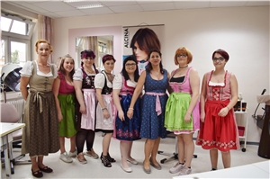 Das Friseurteam Auszubildende des Berufsbildungszentrums Marienheim