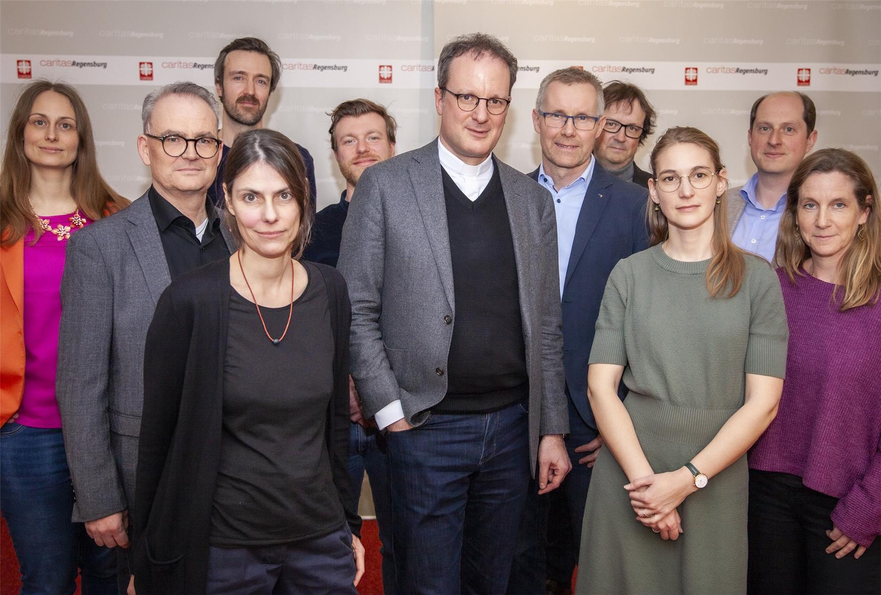Gruppenbild aller anwesenden Flüchtlingsbeauftragten