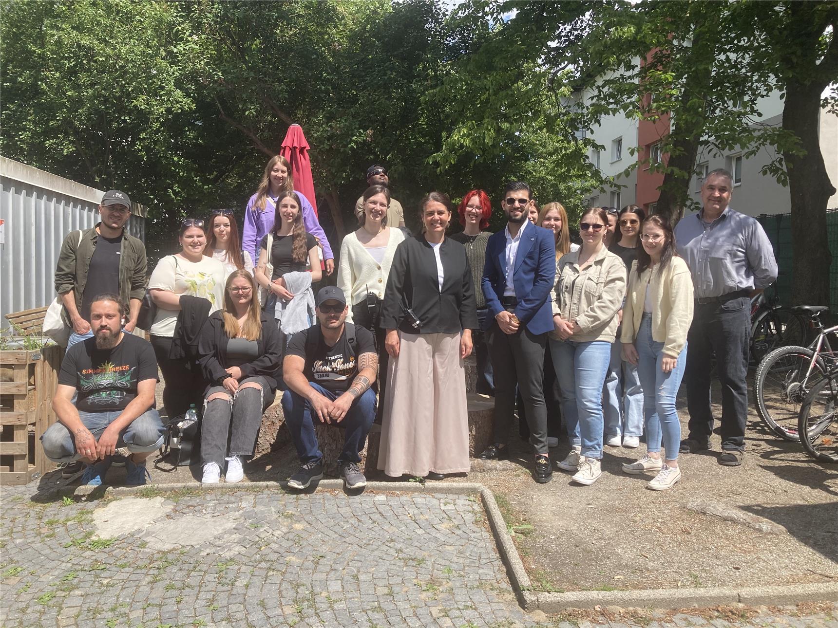 eine Gruppe von Menschen 