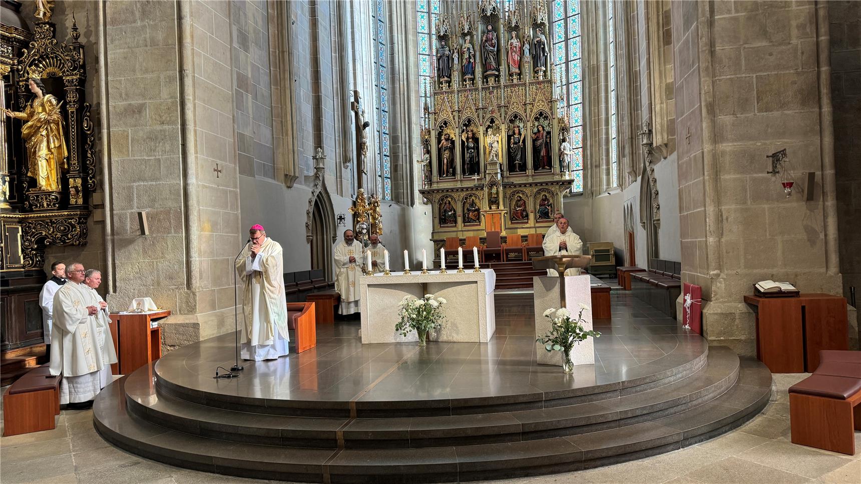 Festgottesdienst mit Bischof Holub. Als Konzelebrant Michael Weißmann. 