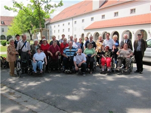 Die Sternwallfahrt zum Kloster Niederaltaich schenkte den Teilnehmern der Fraternitätsgruppen Regensburg, Gern, Passau und Umgebung frohe Begegnungen.