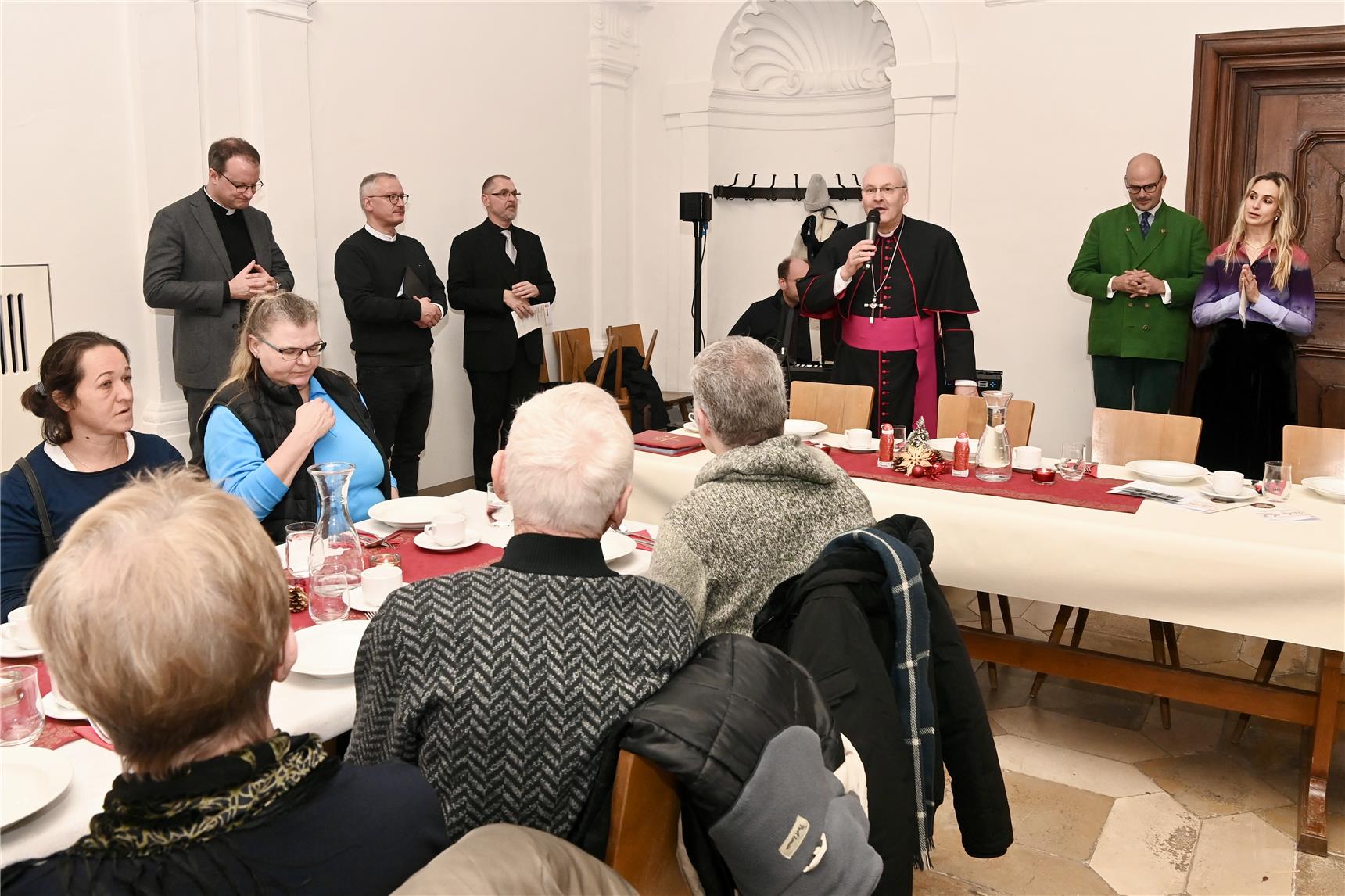 Obdachlosenweihnacht mit Bischof 1