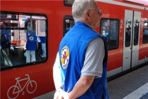 Bahnhofsmission Saarbrücken Mitarbeiter der Bahnhofsmission