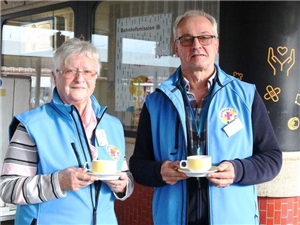 Eine Tasse Menschlichkeit Eine Tasse Menschlichkeit