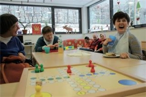 Förderbereich 1 Beim Mensch Ärgere dich nicht spielen