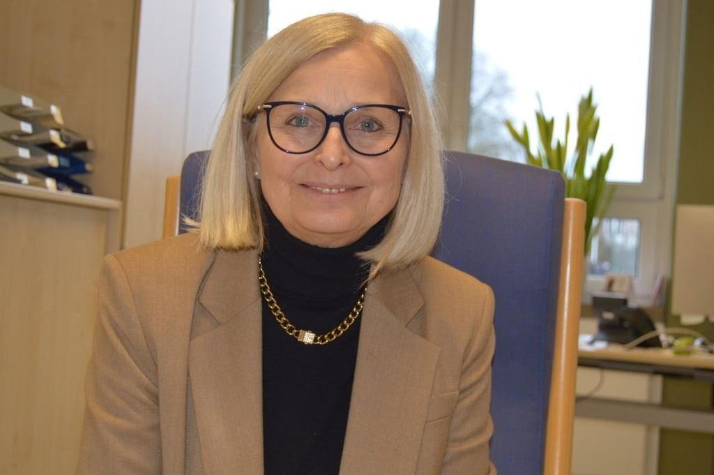 Portrait von Schulleitung Beate Bruns-Schneider
