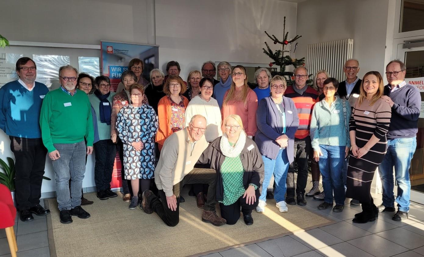 24 12 Gruppenbild Dankeschön Reisebegleitungen