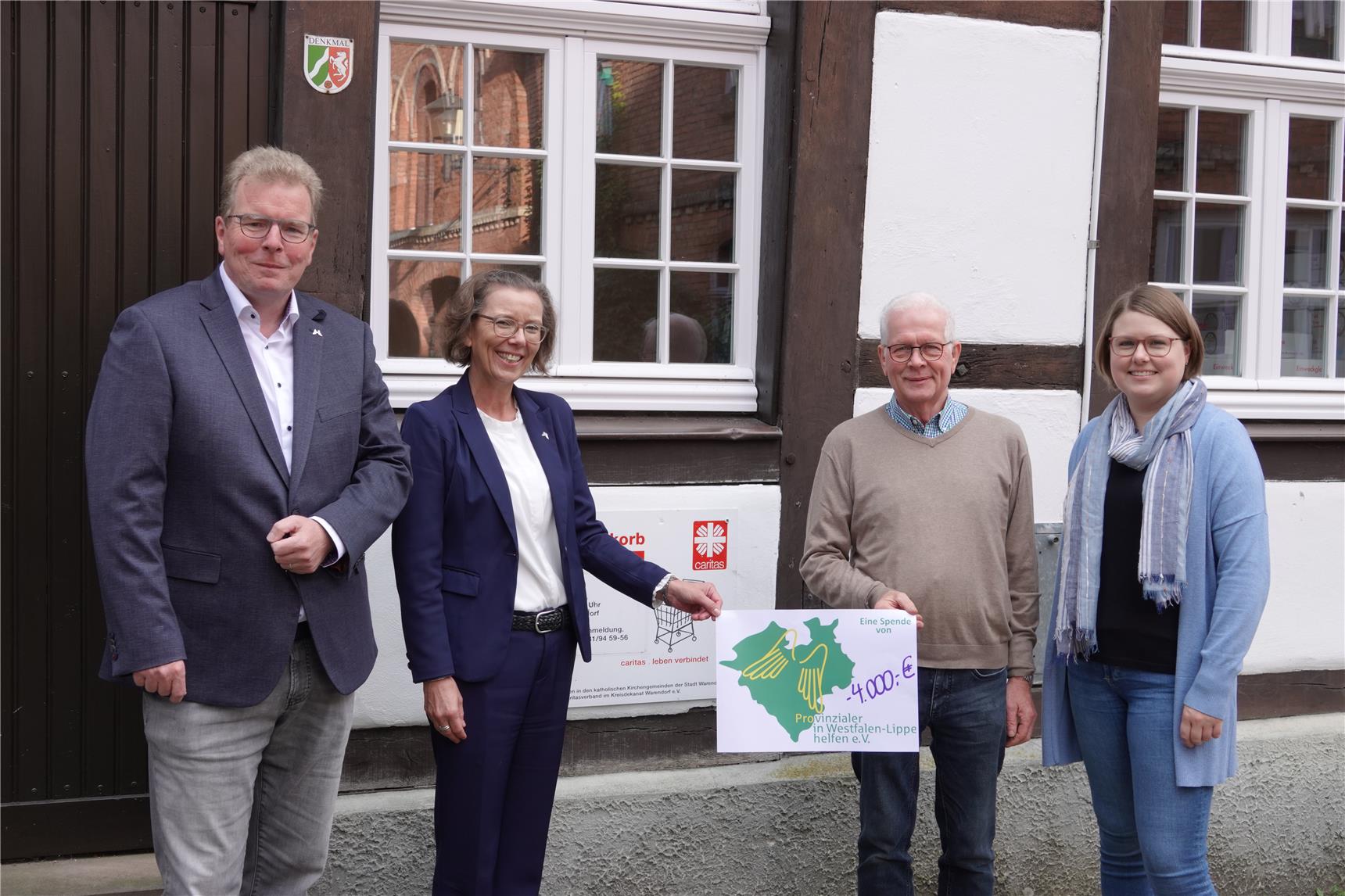 Provinzialer helfen Caritas-Warenkorb