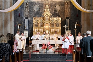 Pontifikalamt in St. Josef