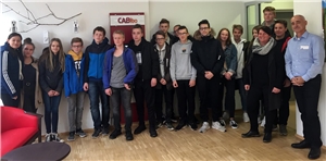Die Schüler beim Besuch in der Caritas-Werkstatt St. Goarshausen