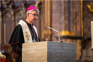 Bischof Dr. Peter Kohlgraf bei seiner Ansprache im Dom